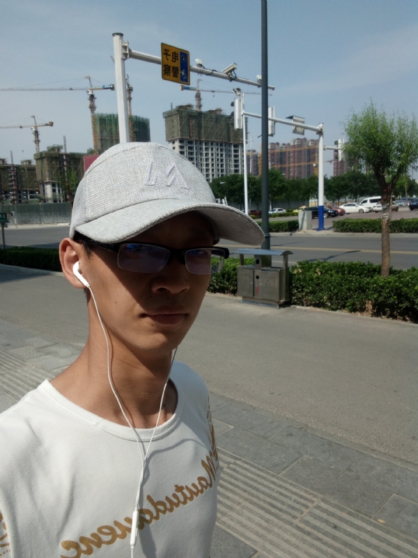 挥一挥手什么都没有的第一张照片--黑龙江交友中心